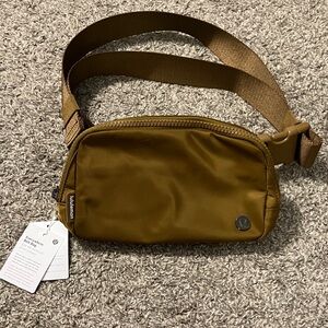 NWT Lululemon Athletica Everywhere Belt Bag